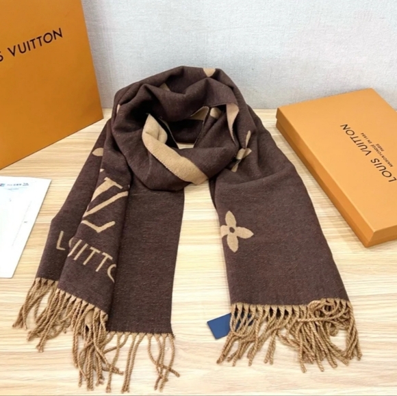 <AUTHENTIC>Louis Vuitton Scarf main image 3